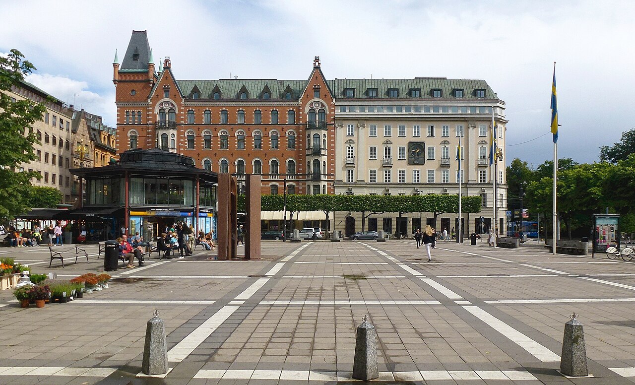 ノルマルム広場