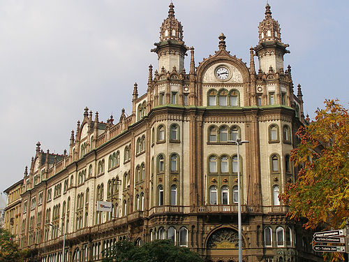 パリの中庭（パリージ・ウドゥヴァル）